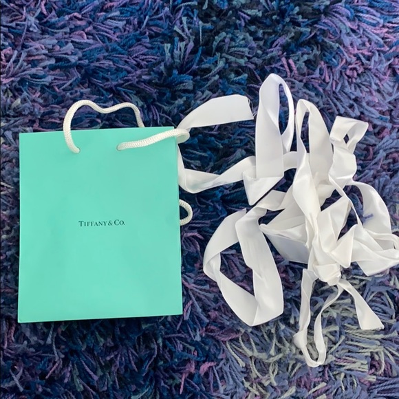 Tiffany paper bag and 3 ribbons - Picture 1 of 2